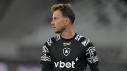 Neto goleiro do Botafogo durante aquecimento antes da partida contra o LDU no estadio Engenhao pelo campeonato Copa Libertadores 2025.