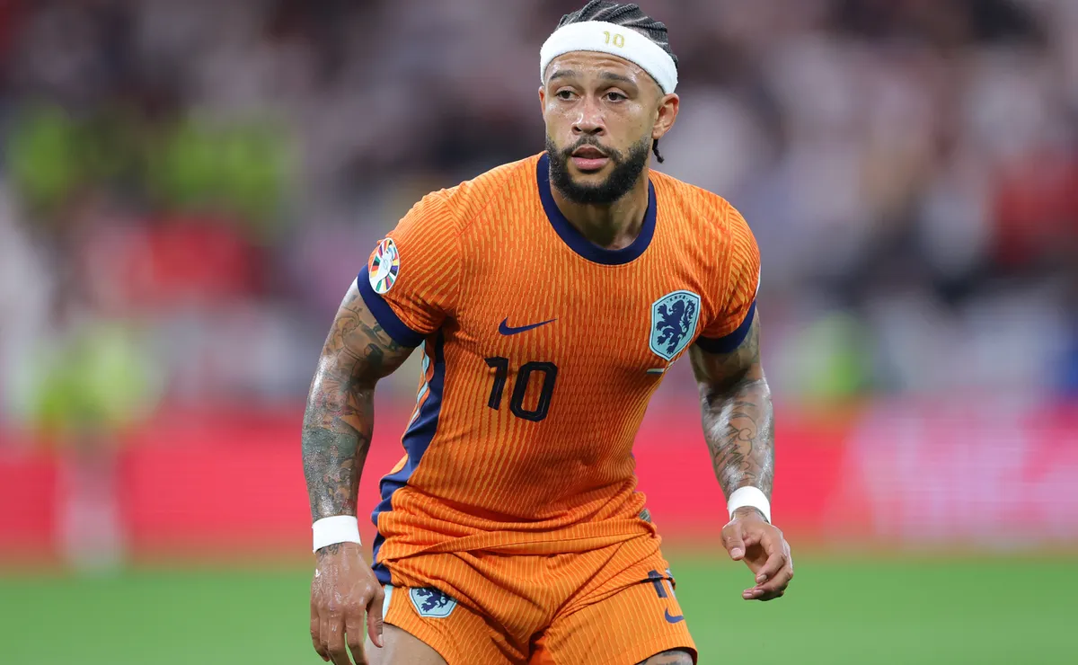 Memphis Depay, do Corinthians, será reserva da Holanda em amistoso contra o Uzbequistão