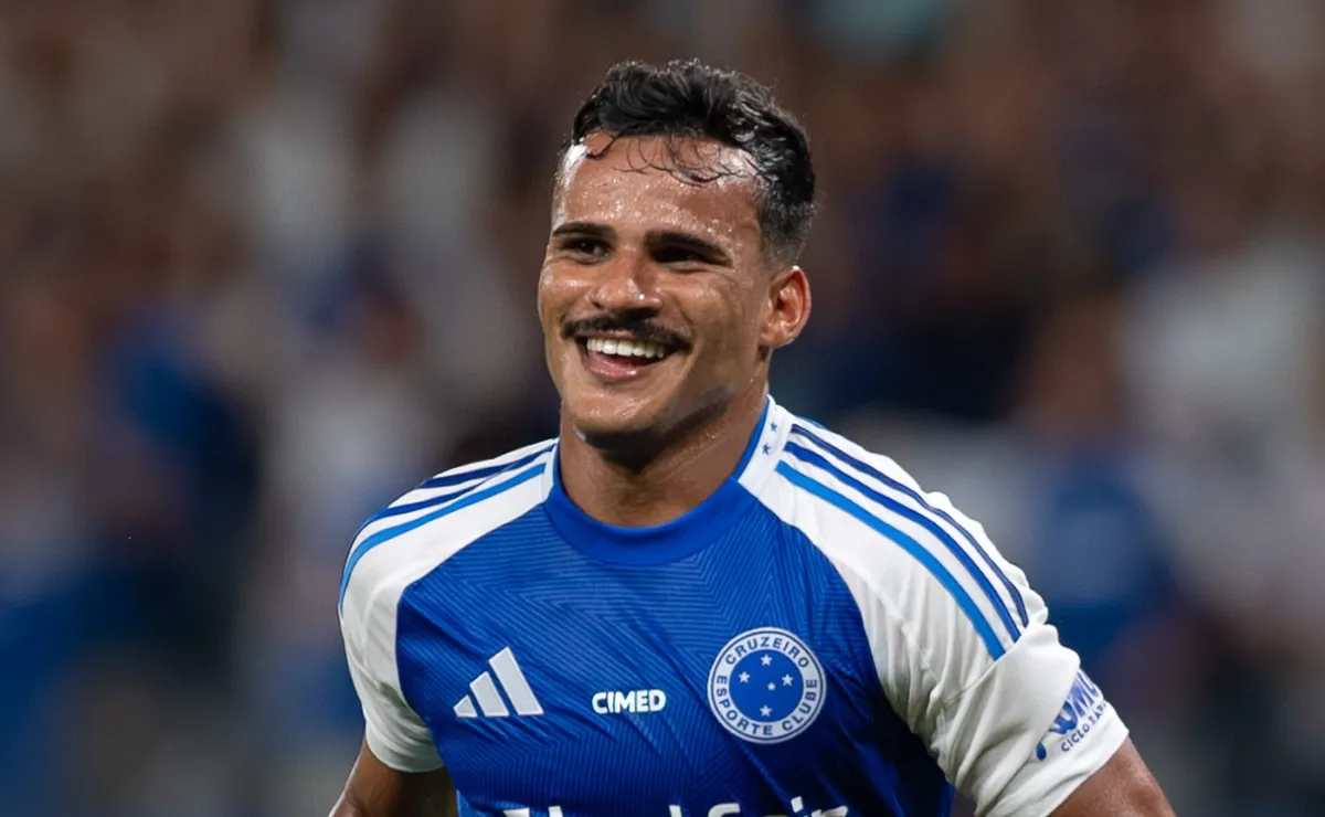 Betis quer avançar por Kaiki, do Cruzeiro, mas aguarda saídas do elenco para oficializar proposta