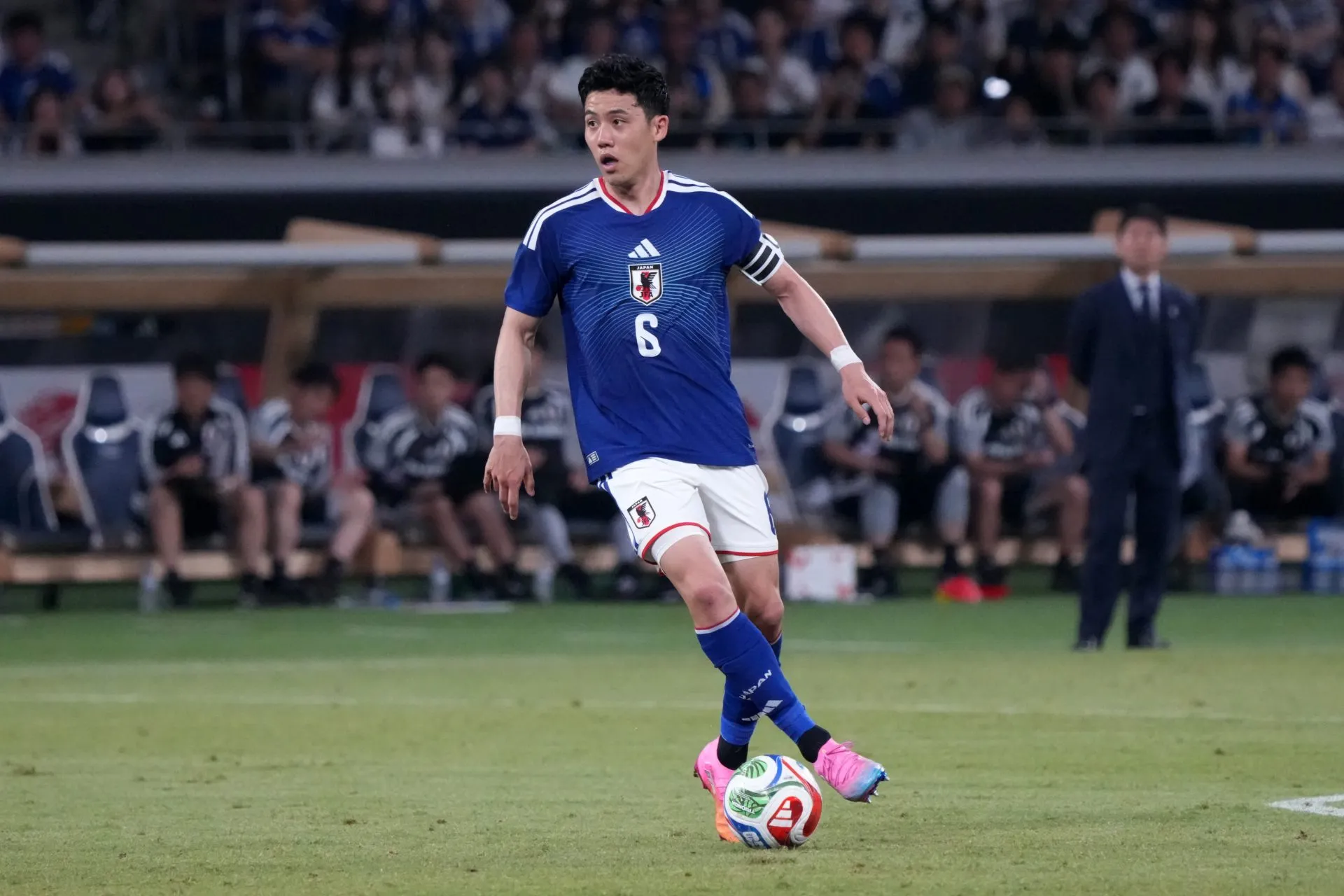 Wataru Endo, capitão do Japão. Foto: Koji Watanabe/Getty Images