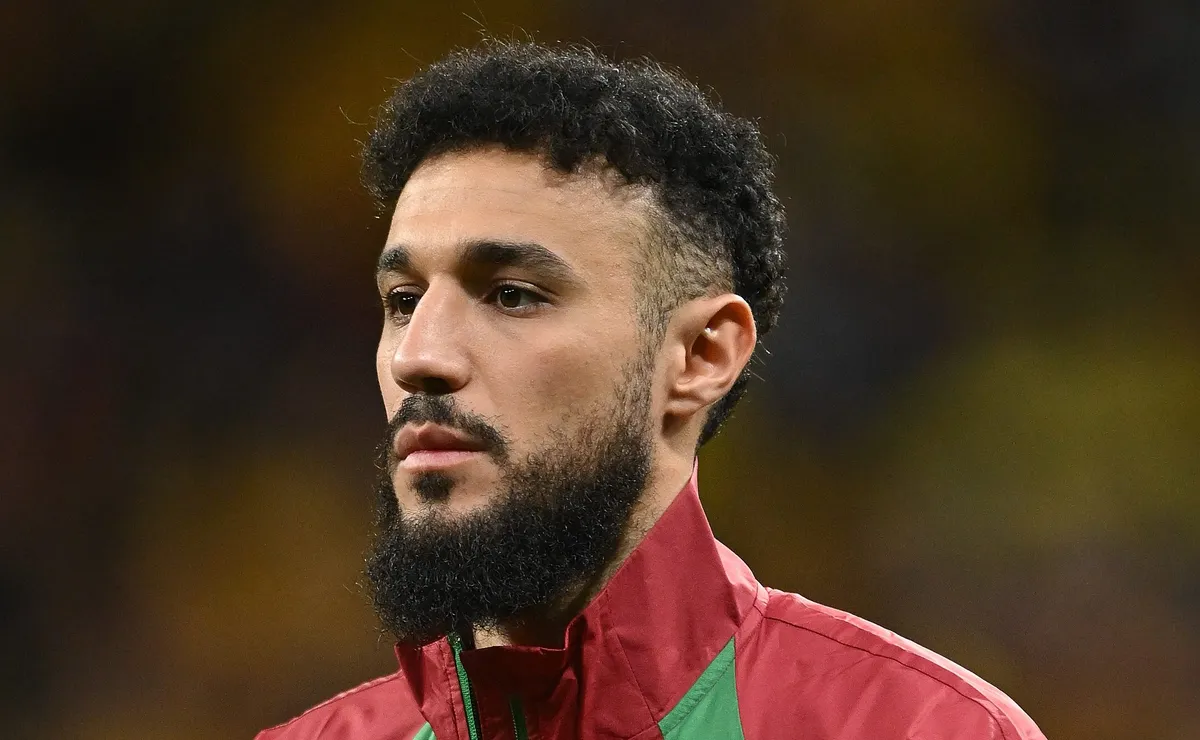 Noussair Mazraoui se machuca e tem grandes chances de não jogar contra a Seleção Brasileira