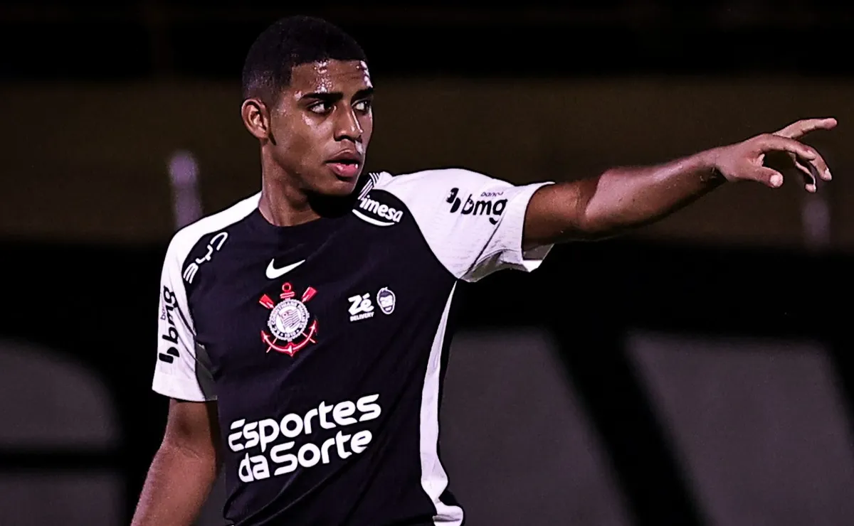 Internacional marca reunião por Gui Negão e tenta avançar na contratação do atacante do Corinthians
