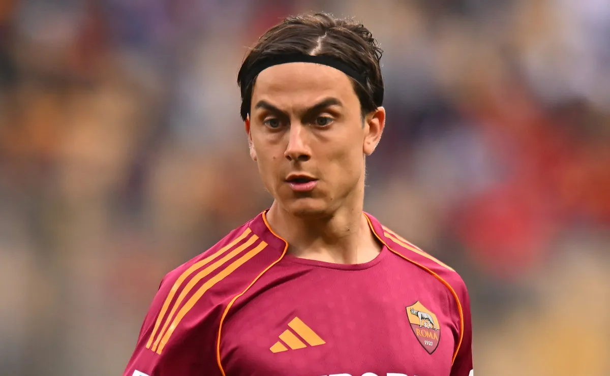 Paulo Dybala, sondado pelo Flamengo, tem negociação estagnada pela renovação contratual na Roma-ITA