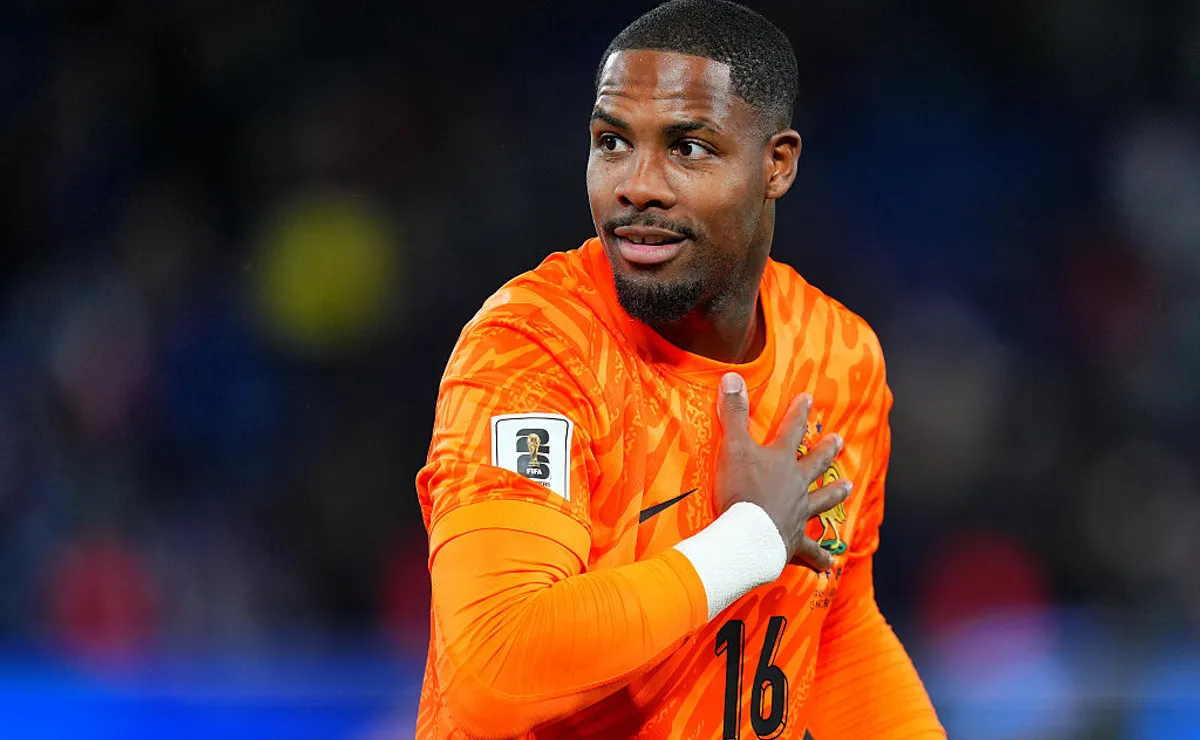 Jornal francês questiona Mike Maignan após falha na estreia da França na Copa do Mundo