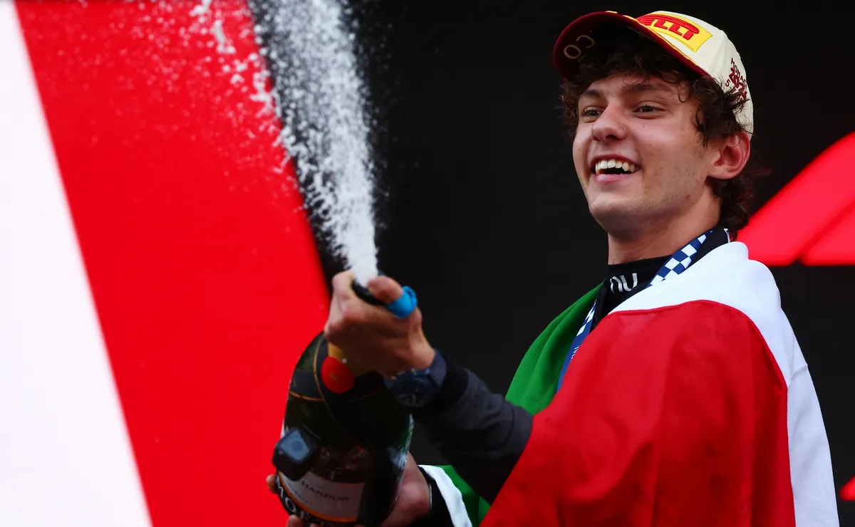 Kimi Antonelli se torna o mais jovem da história da Fórmula 1 a conquistar Grand Chelem
