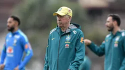 Ancelotti durante treino no Rio de Janeiro.