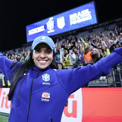 Arthur Elias fala sobre a situação de Marta para amistoso