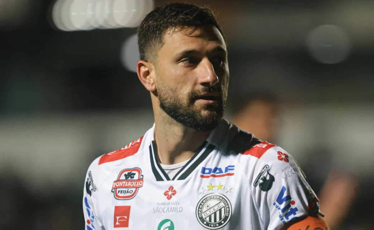 Dorival Júnior aprova contratação no São Paulo do meio-campista Gabriel Boschilia, do Operário