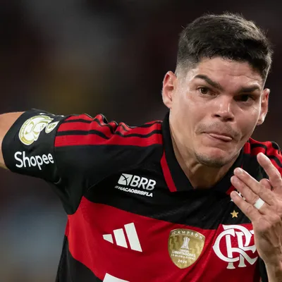 Flamengo exige obrigação de compra para liberar Ayrton Lucas ao Santos
