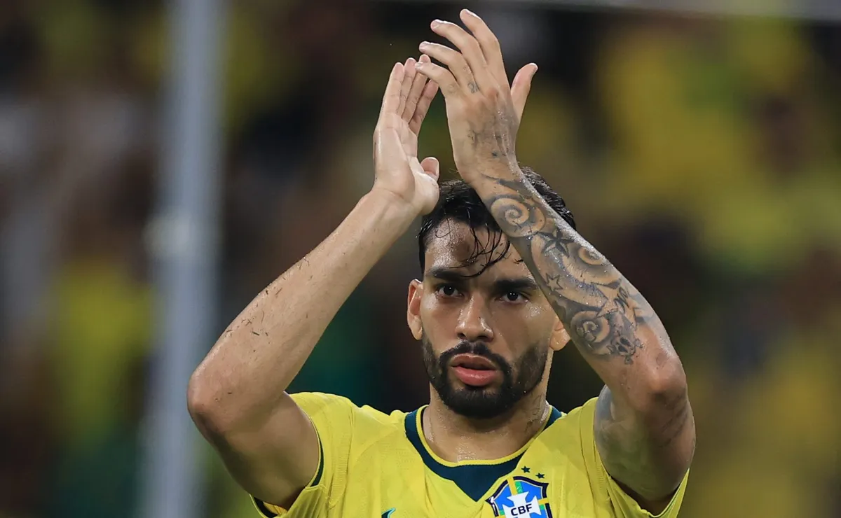 Paquetá convence Ancelotti e meia do Flamengo deve ser titular na estreia da Copa do Mundo