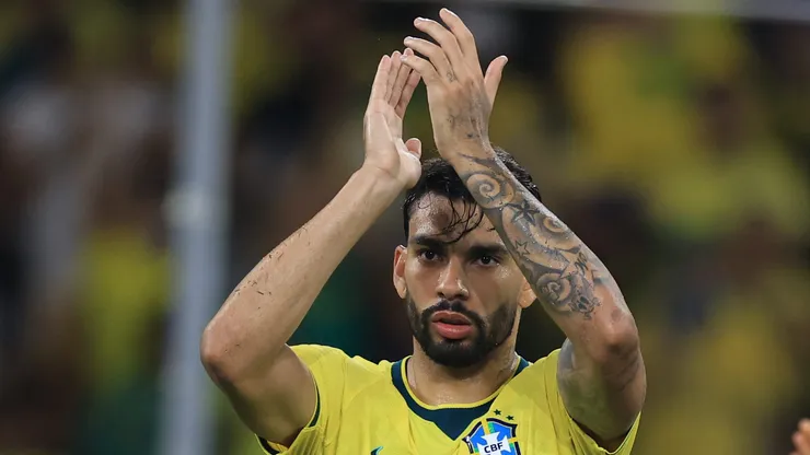 Lucas Paquetá em campo durante amistoso contra o Panamá.