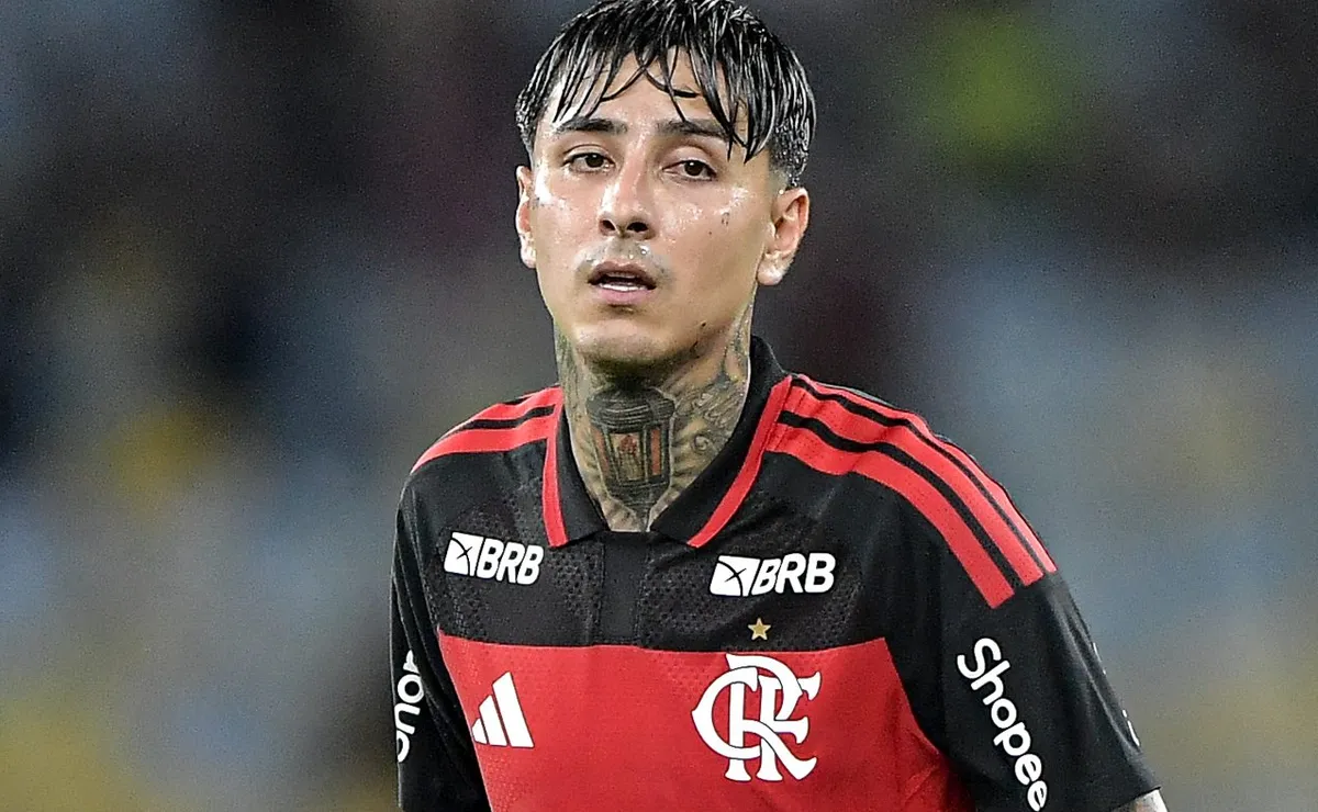 Neom SC volta a sondar Erick Pulgar e volante pode estar de saída