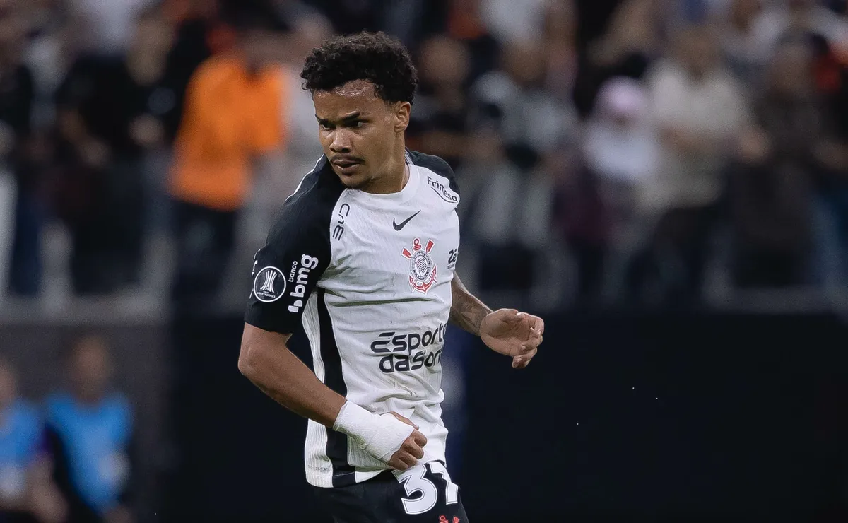 Kaio César soma quatro pré-assistências e amplia participação ofensiva no Corinthians