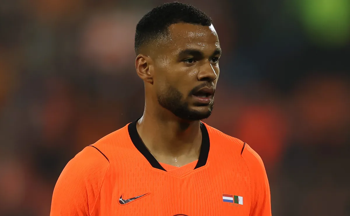 Holanda vence o Uzbequistão em último teste antes da Copa do Mundo com Memphis no banco