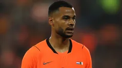 Gakpo decide em Holanda x Uzbequistão. (Photo by Dean Mouhtaropoulos/Getty Images)