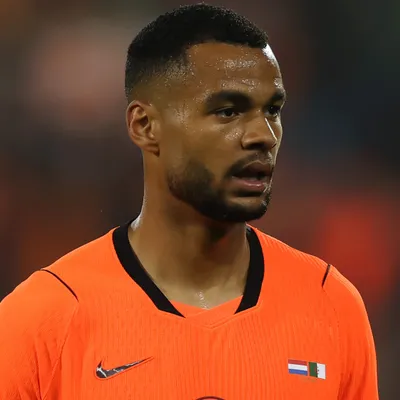 Holanda vence o Uzbequistão por 2 a 1 antes da Copa