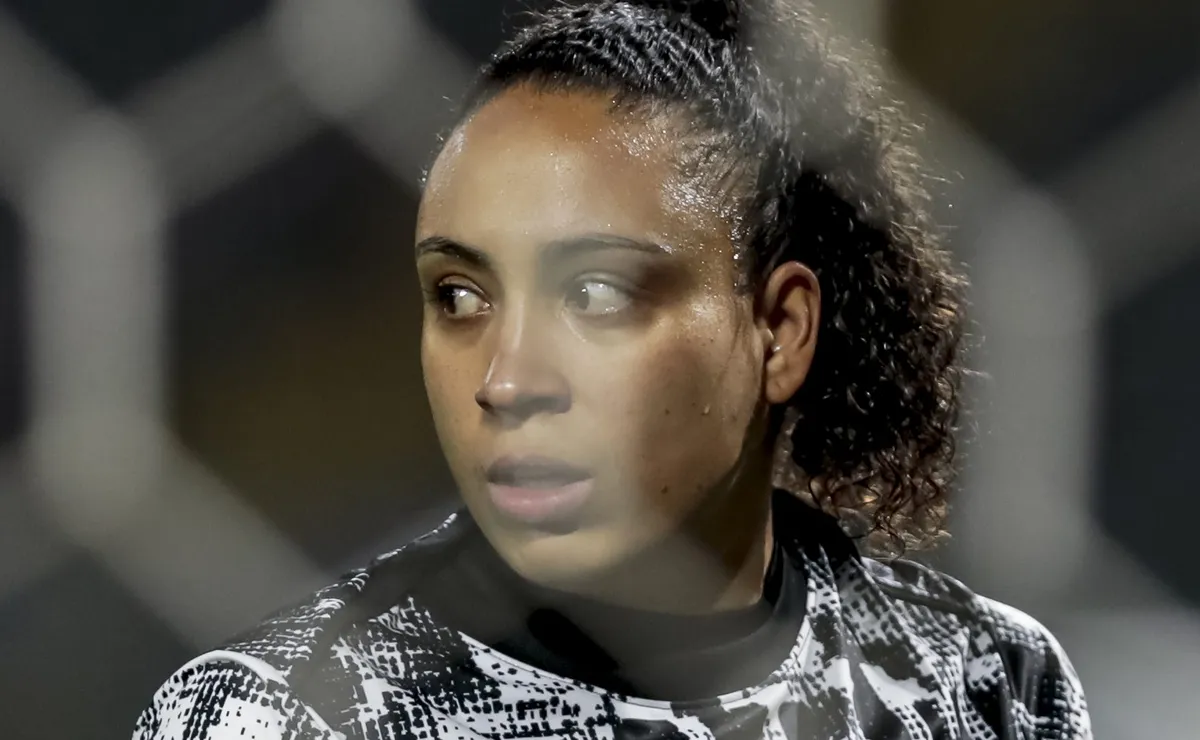 Lelê deixa jogo lesionada, mas recebe elogios de Arthur Elias após vitória do Brasil sobre os EUA