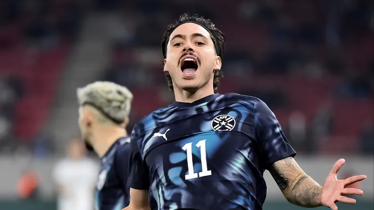 Mauricio em partida pelo Paraguai. Photo by Milos Bicanski/Getty Images