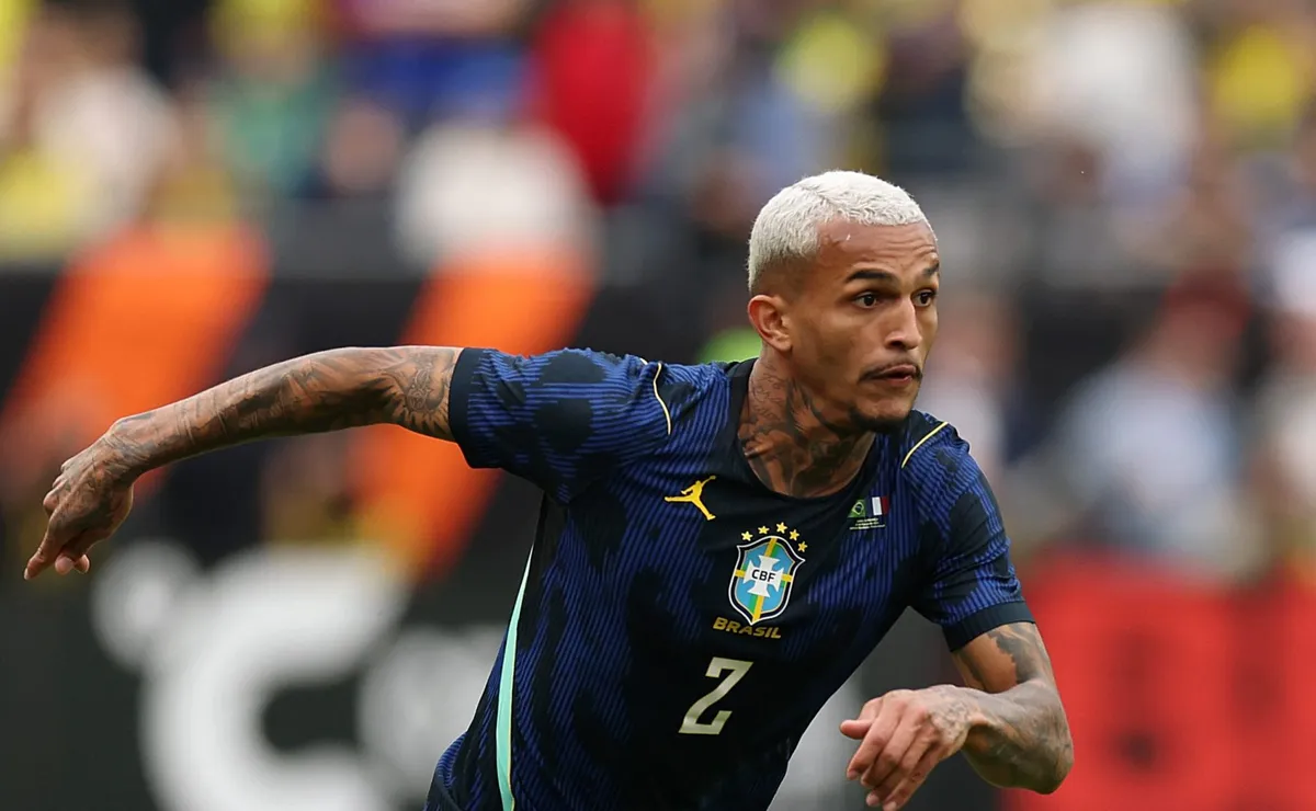 Ex-Flamengo, Wesley entra na mira do Chelsea, mas Roma rejeita negociação