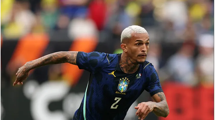 Wesley em partida pelo Brasil.