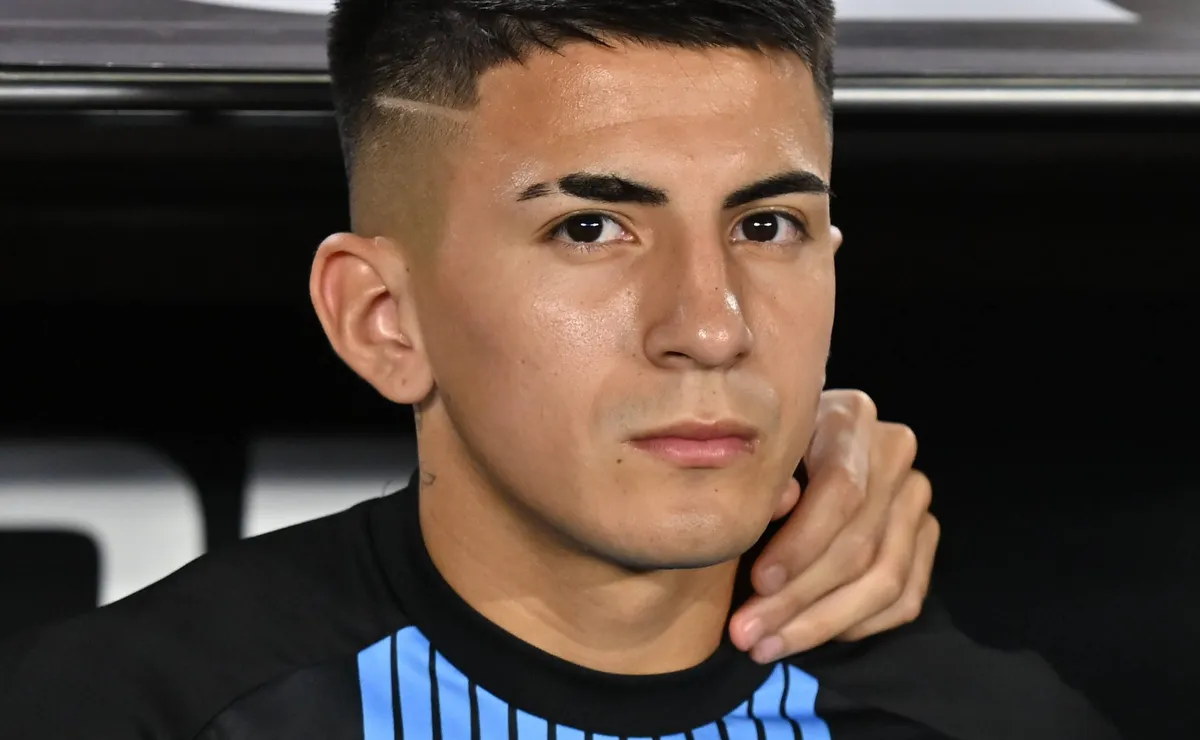 Flamengo descarta negociações por Thiago Almada e não pretende fazer grandes investimentos