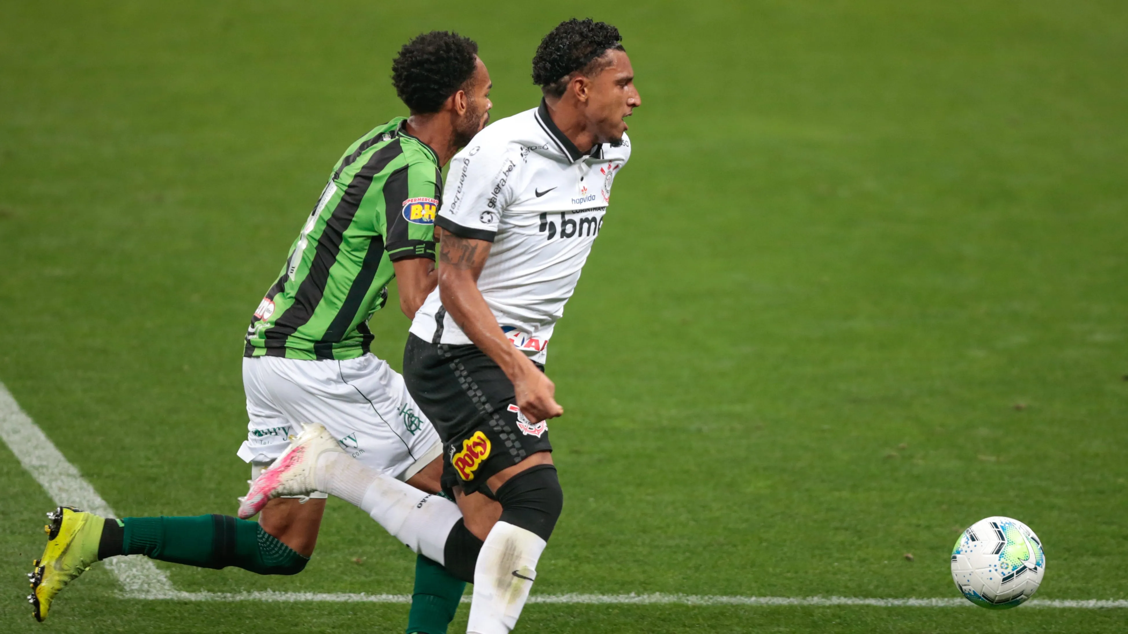 Éderson em ação pelo Timão na Copa do Brasil de 2020 – Foto: Marcello Zambrana/AGIF