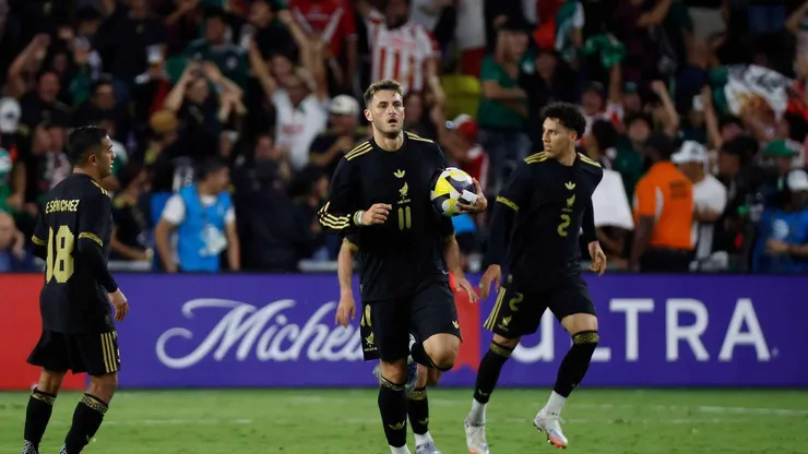 Santiago Giménez é uma das principais esperanças de gol dos mexicanos na estreia. Crédito: Associated Press / Alamy.