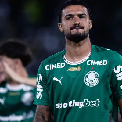 Palmeiras avalia lateral no mercado após lesão de Jefté