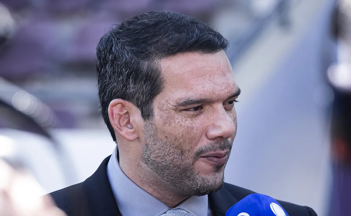 CBF pressiona Marcos Lamacchia a desistir da compra da Vasco SAF, mas empresário segue interessado