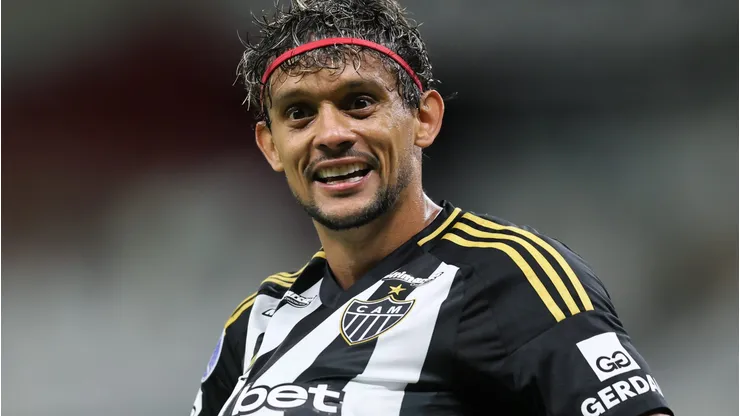 Jogador teve altos e baixos - Foto: Gilson Lobo/AGIF.