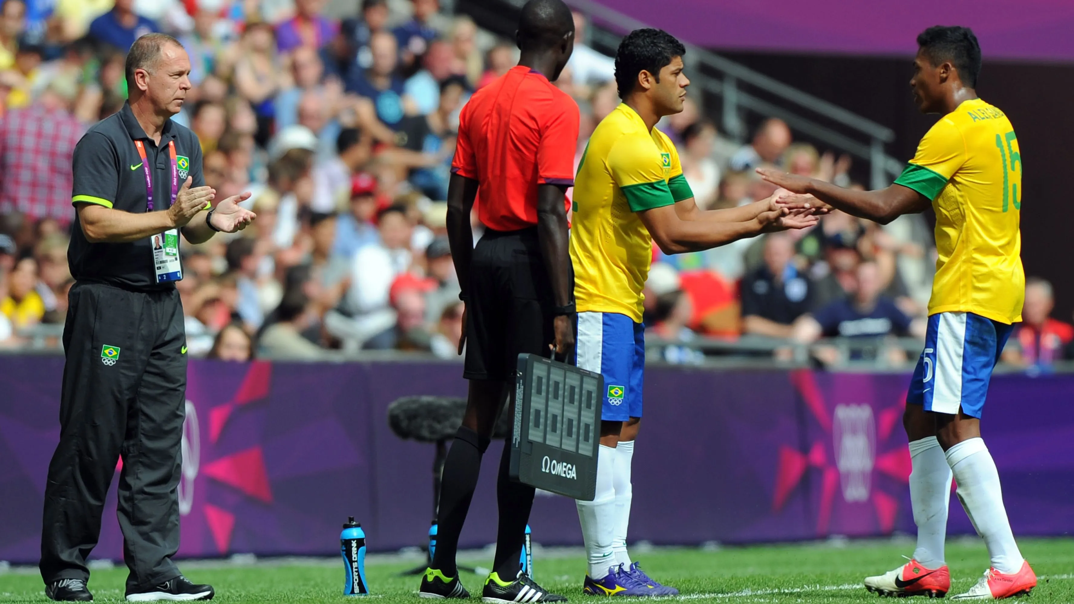 Mano Menezes já passou pela Seleção Brasileira - (Photo by Michael Regan/Getty Images).