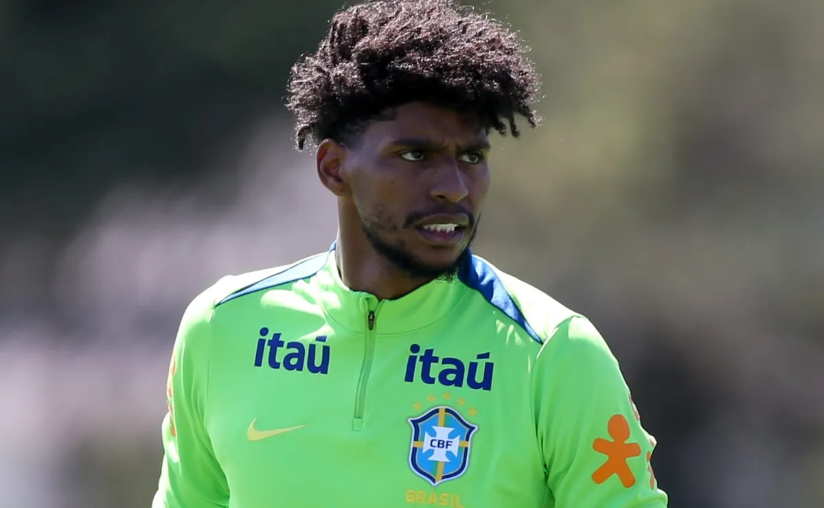 Hugo Souza ficou perto de trilhar caminho de Dida e começa do zero pela Copa do Mundo