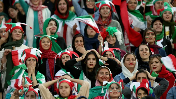 Torcedores do Irã tiveram ingressos cancelados pelos EUA para a Copa, acusa federação iraniana