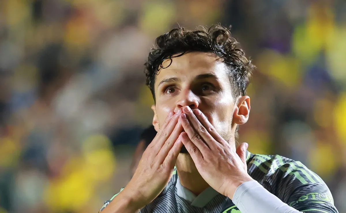 Raphael Veiga não empolga o América-MEX e meia pode ser devolvido ao Palmeiras em 2027