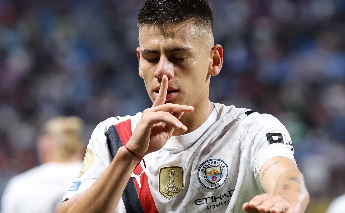 Echeverri não deve ser emprestado ao Flamengo e interesse pelo atacante esfria