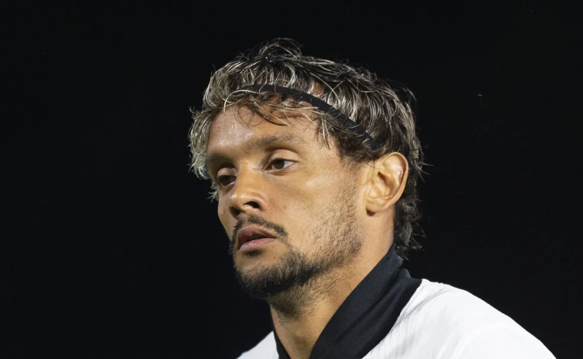 Santos não avança em empréstimo de Gustavo Scarpa e Atlético exige pelo menos R$ 18 milhões