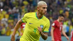 Richarlison marcou dois gols na vitória do Brasil diante da Sérvia em 2022 (Photo by Justin Setterfield)