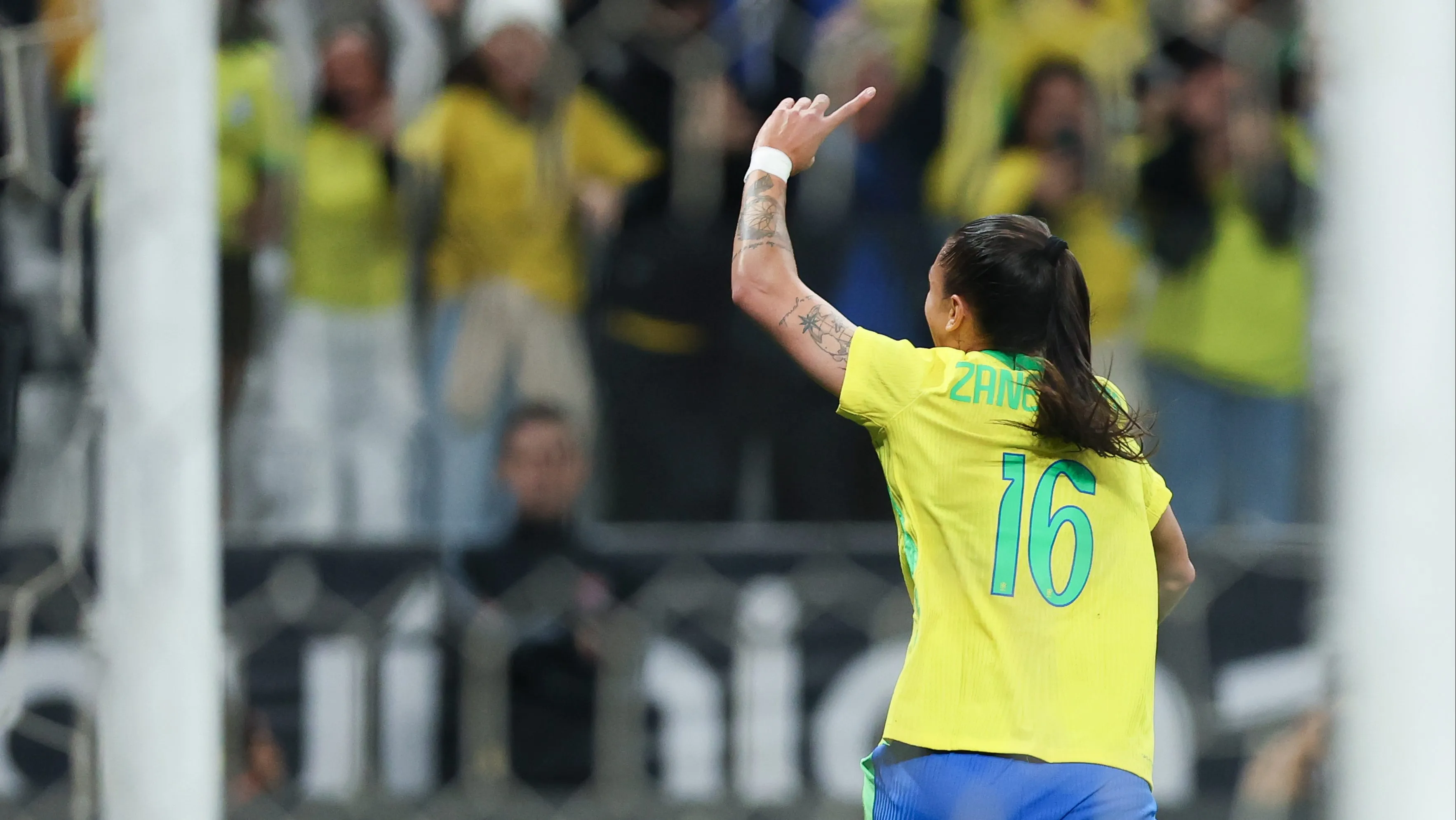 Bia Zaneratto celebra gol em amistoso contra os EUA em São Paulo