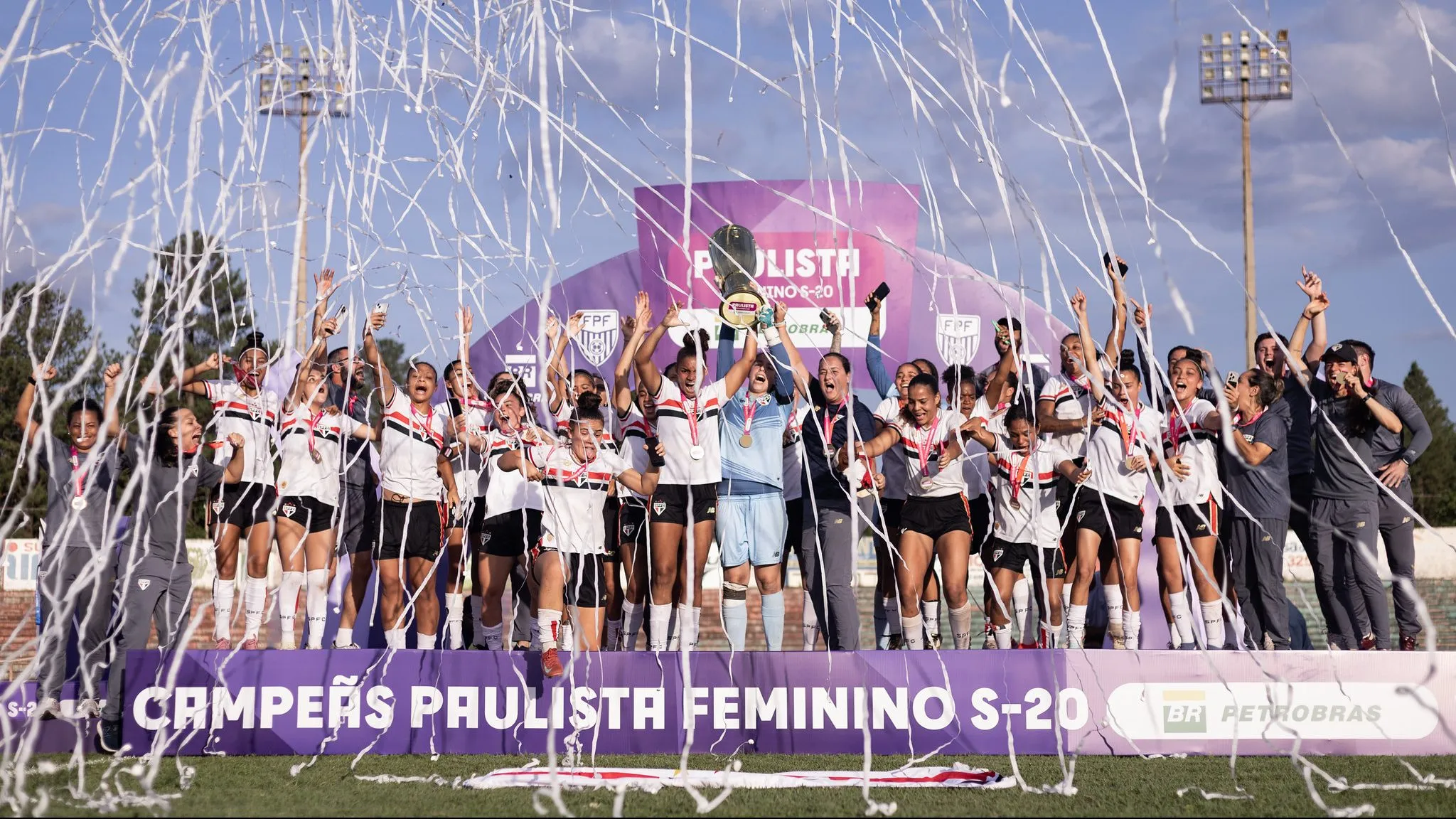 São Paulo celebra conquista do título do Paulistão Feminino Sub-20 em 2025