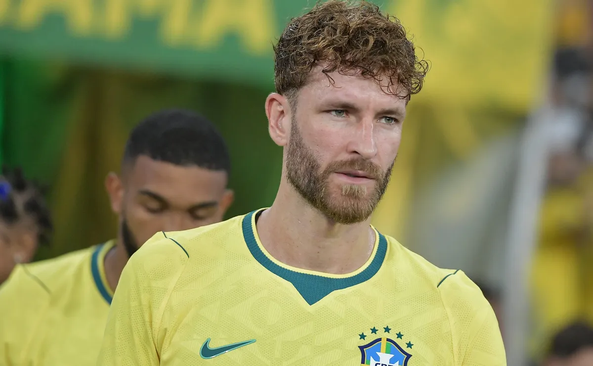 Empresário de Léo Pereira não negocia saída do zagueiro do Flamengo no meio da Copa