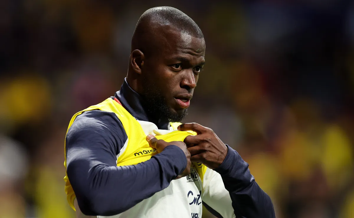 Enner Valencia treina normalmente e encaminha presença do Equador na estreia da Copa do Mundo