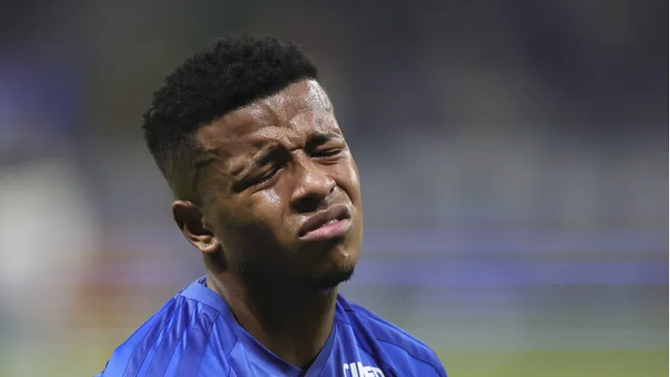 Kenny Arroyo jogador do Cruzeiro lamenta durante partida contra o Atletico-MG no estadio Mineirao pelo campeonato Brasileiro A 2026. Foto: Gilson Lobo/AGIF