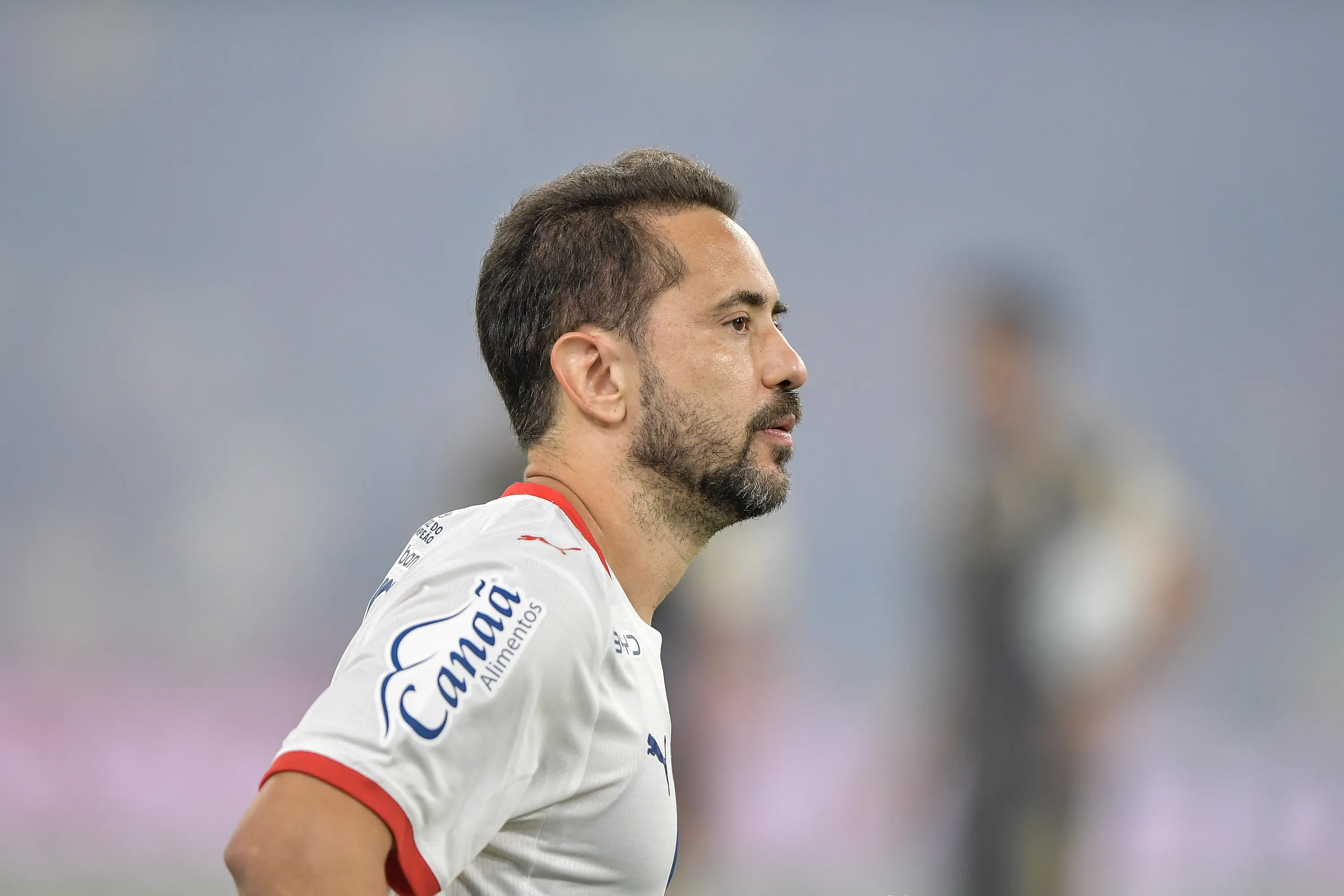 Everton Ribeiro jogador do Bahia durante partida contra o Flamengo no estadio Maracana pelo campeonato Brasileiro A 2026. Foto: Thiago Ribeiro/AGIF