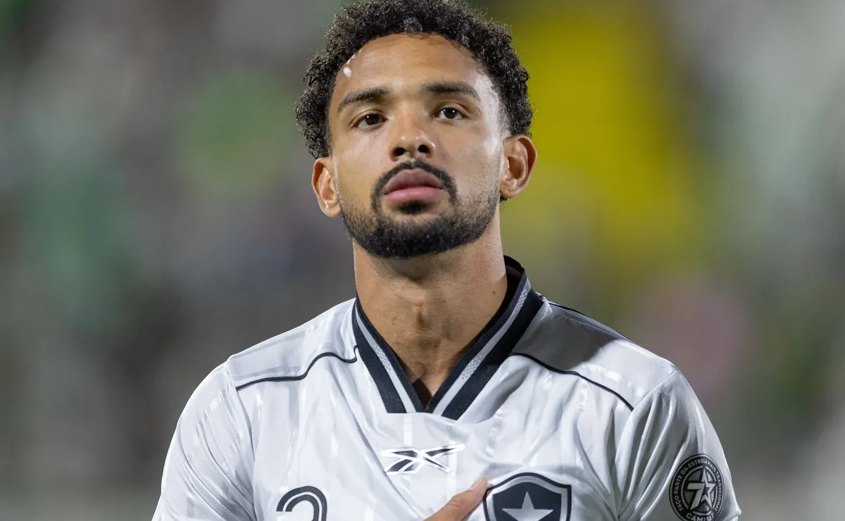 Palmeiras esfria busca por novo lateral e não deve contratar Vitinho, do Botafogo