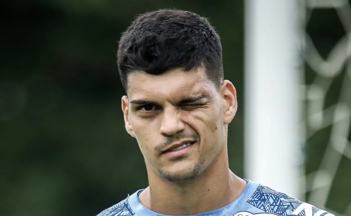 Santos aguarda retorno dos empresários de Brazão para definir transferência do goleiro