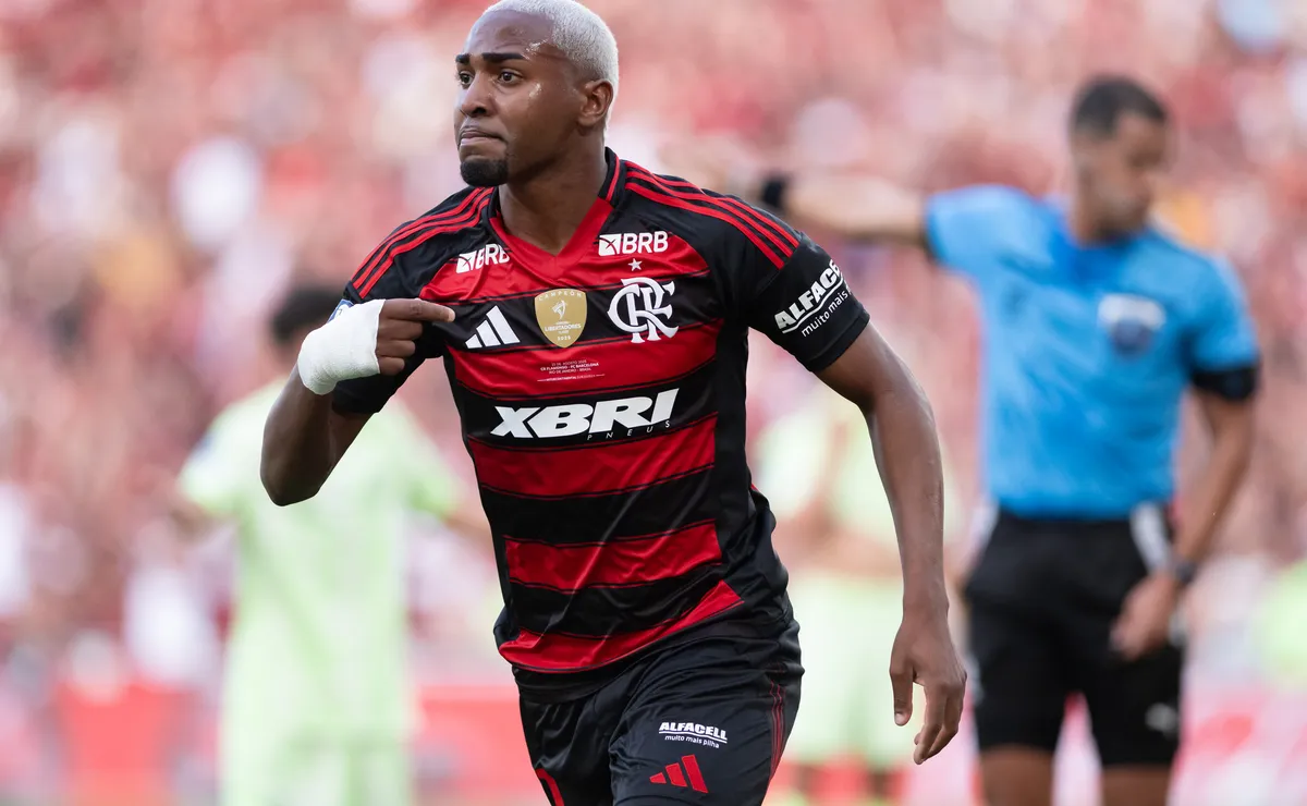 Lorran volta ao Flamengo após passagem apagada pelo Pisa e ainda não sabe se treinará com o elenco