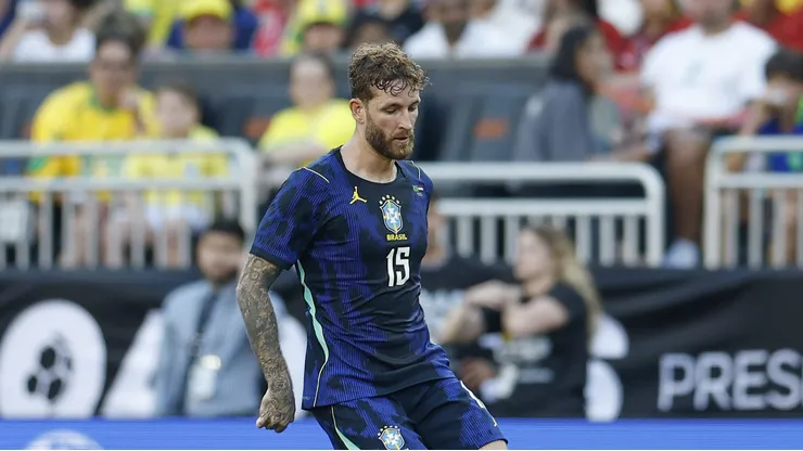 Léo Pereira em ação contra o Egito