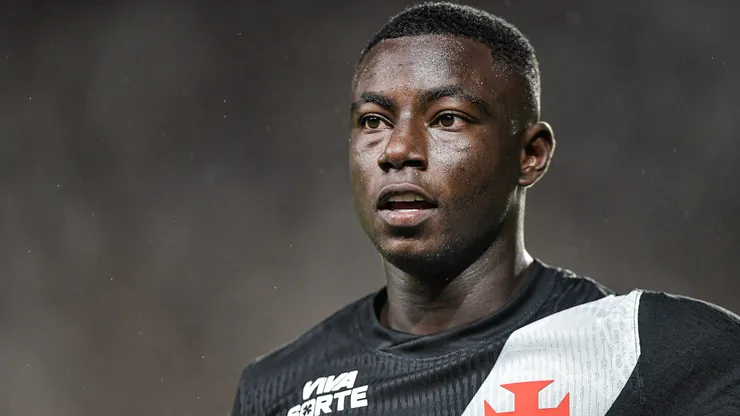 Marino Hinestroza jogador do Vasco durante partida contra o Chapecoense no estadio Sao Januario pelo campeonato Brasileiro A 2026.