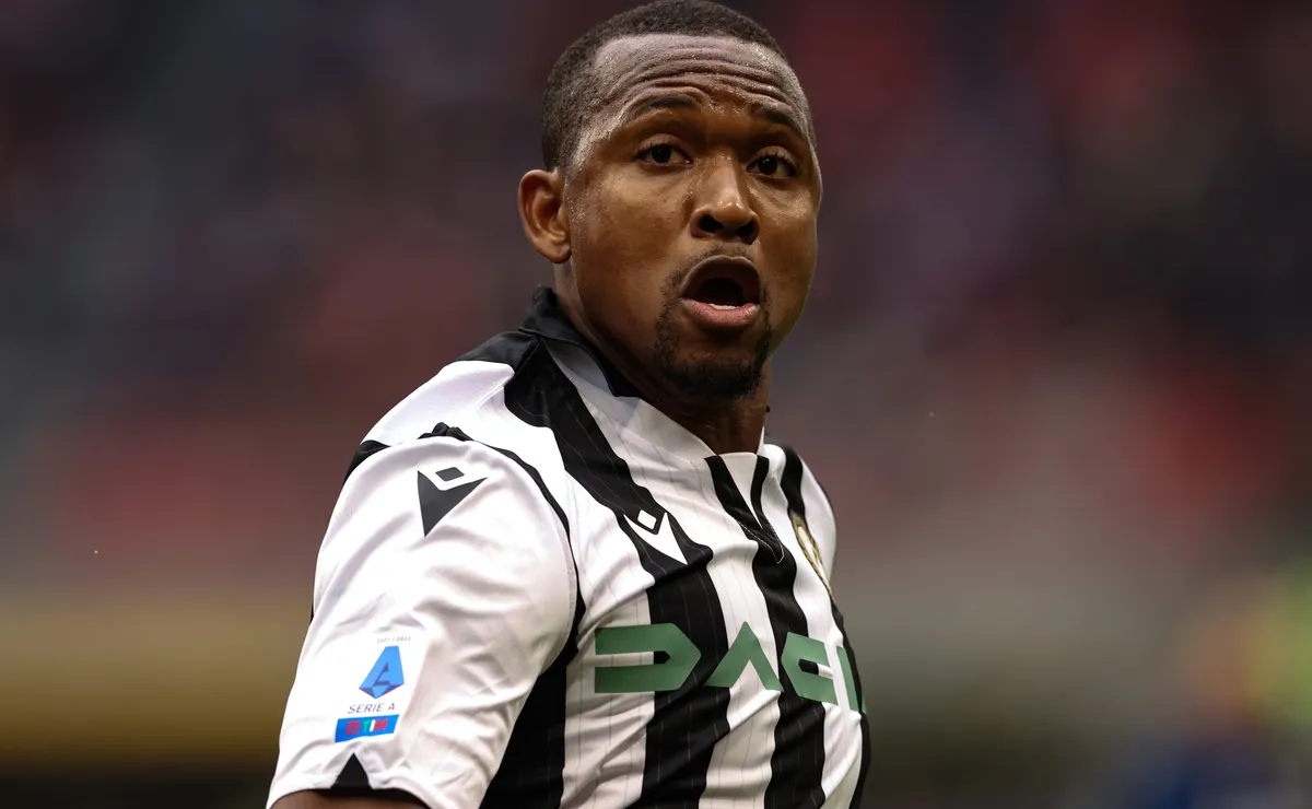 São Paulo negocia com Samir, e zagueiro aceita voltar ao Brasil com contrato de três anos