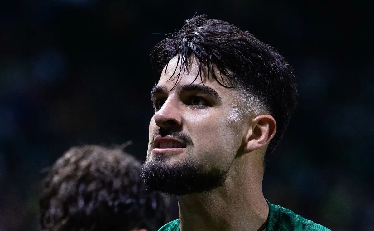Palmeiras se diz surpreso com interesse do Barcelona por Flaco López e não recebeu proposta